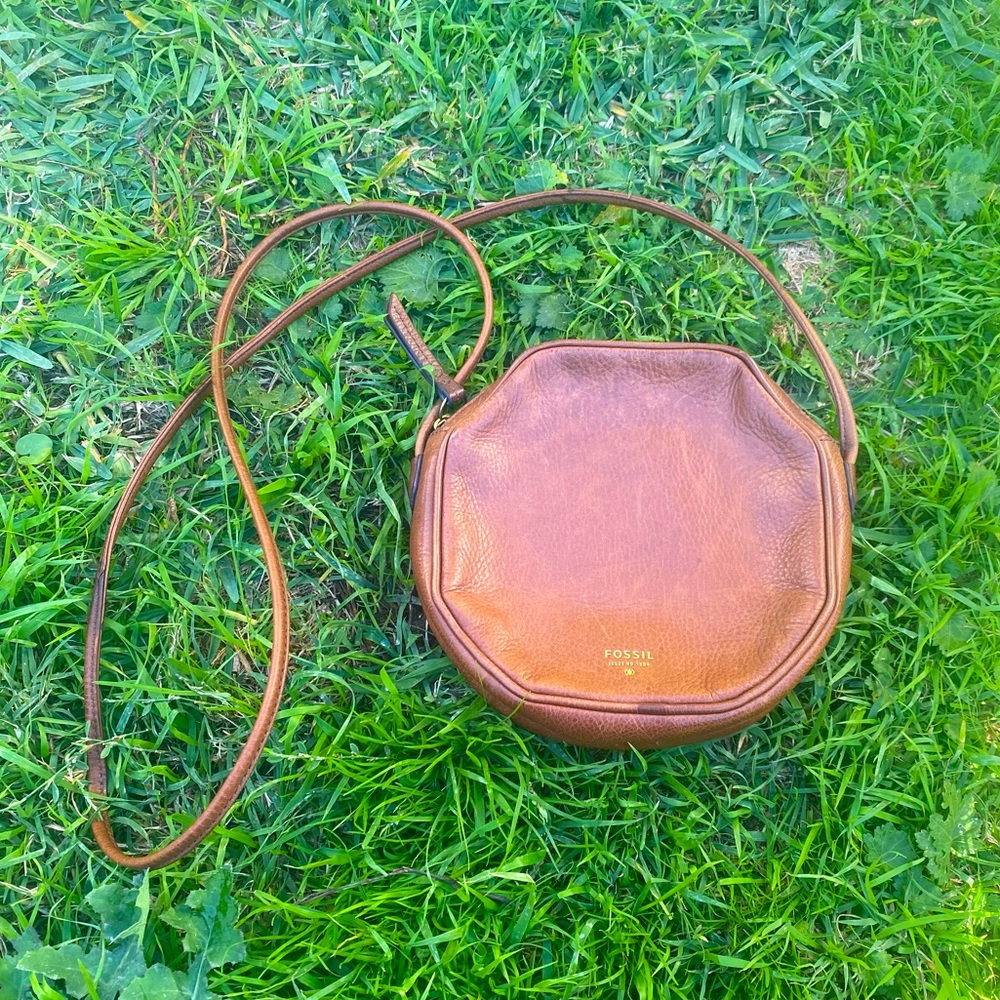 Fossil circular tan leather bag